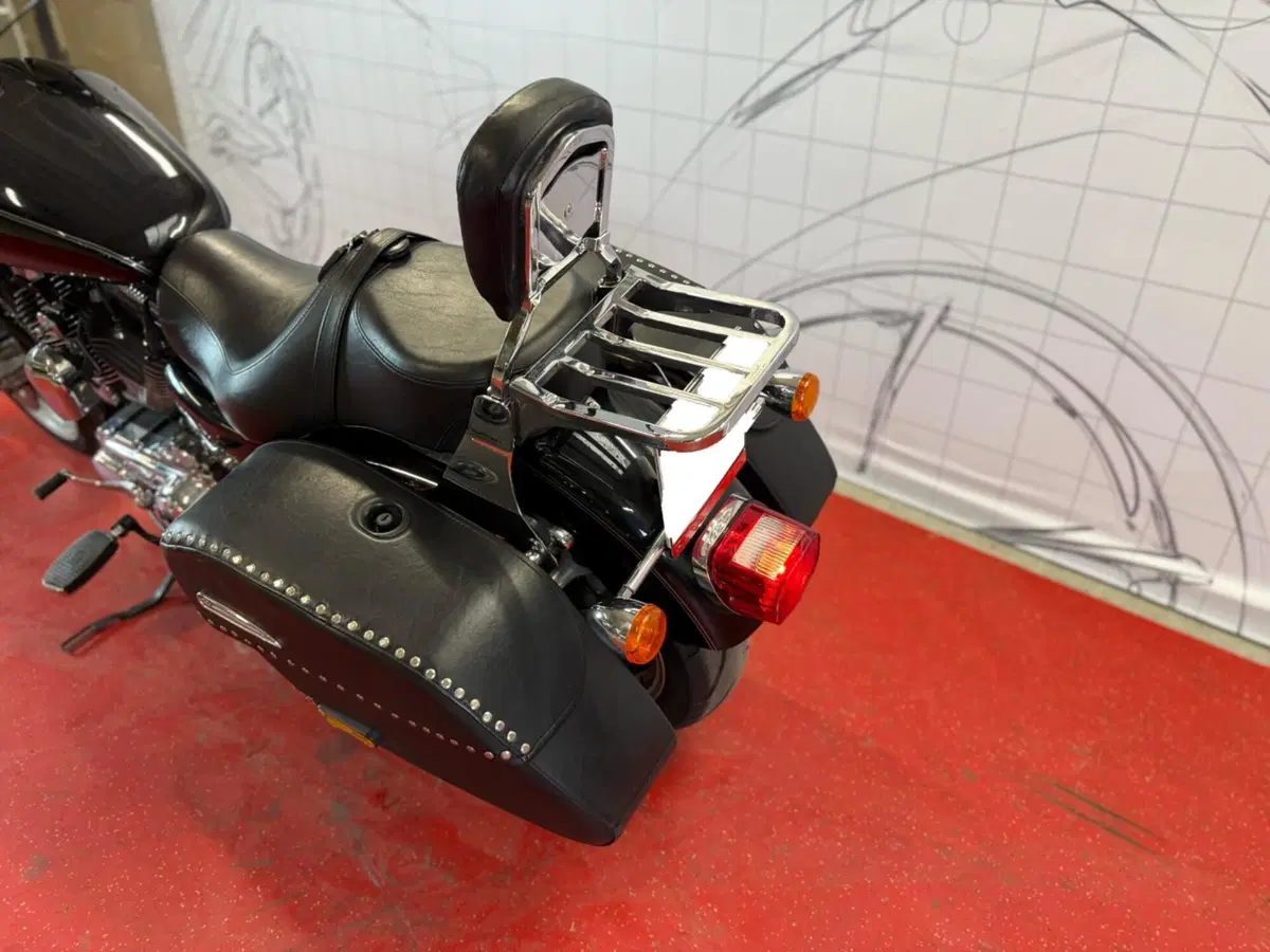 Harley-Davidson 1200 SuperLow (2014 - 16) - XL 1200T (17)
