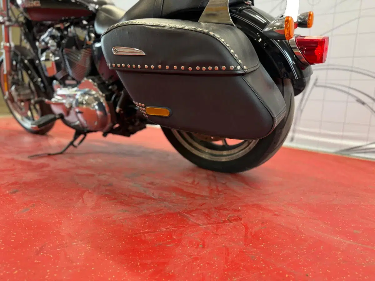 Harley-Davidson 1200 SuperLow (2014 - 16) - XL 1200T (16)