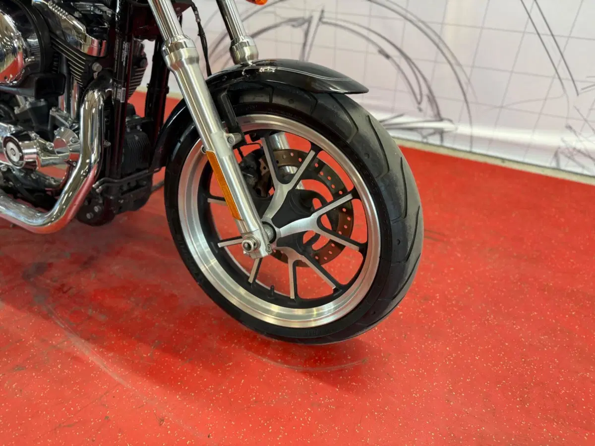 Harley-Davidson 1200 SuperLow (2014 - 16) - XL 1200T (9)