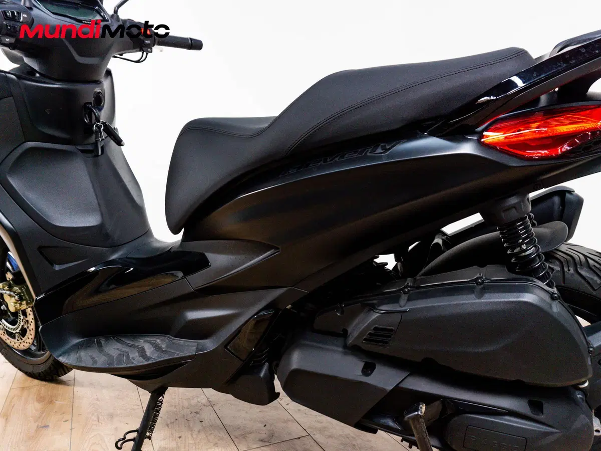 Piaggio Beverly 400 (2025 - 26) (9)