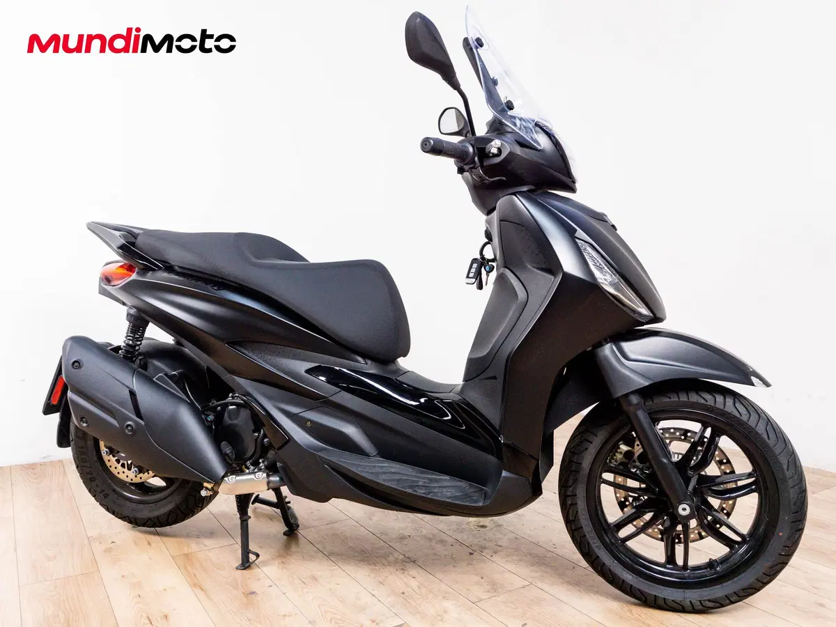 Piaggio Beverly 400 (2025 - 26) (2)