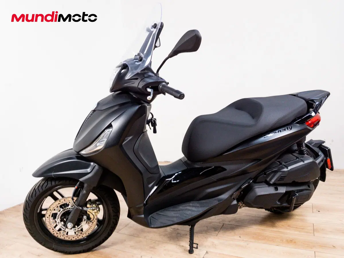 Piaggio Beverly 400 (2025 - 26) (8)