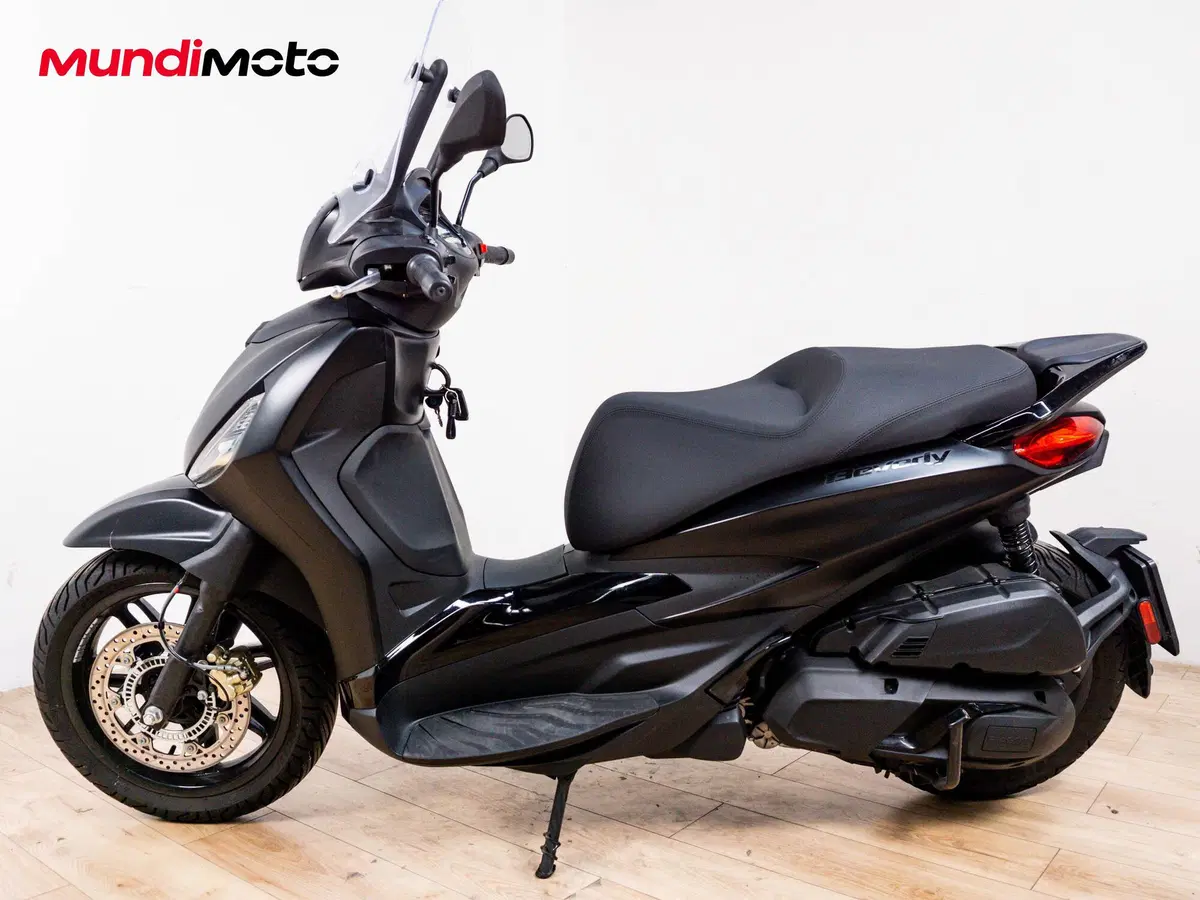 Piaggio Beverly 400 (2025 - 26) (6)