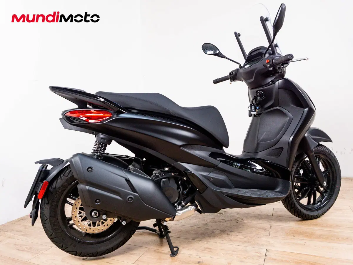 Piaggio Beverly 400 (2025 - 26) (3)