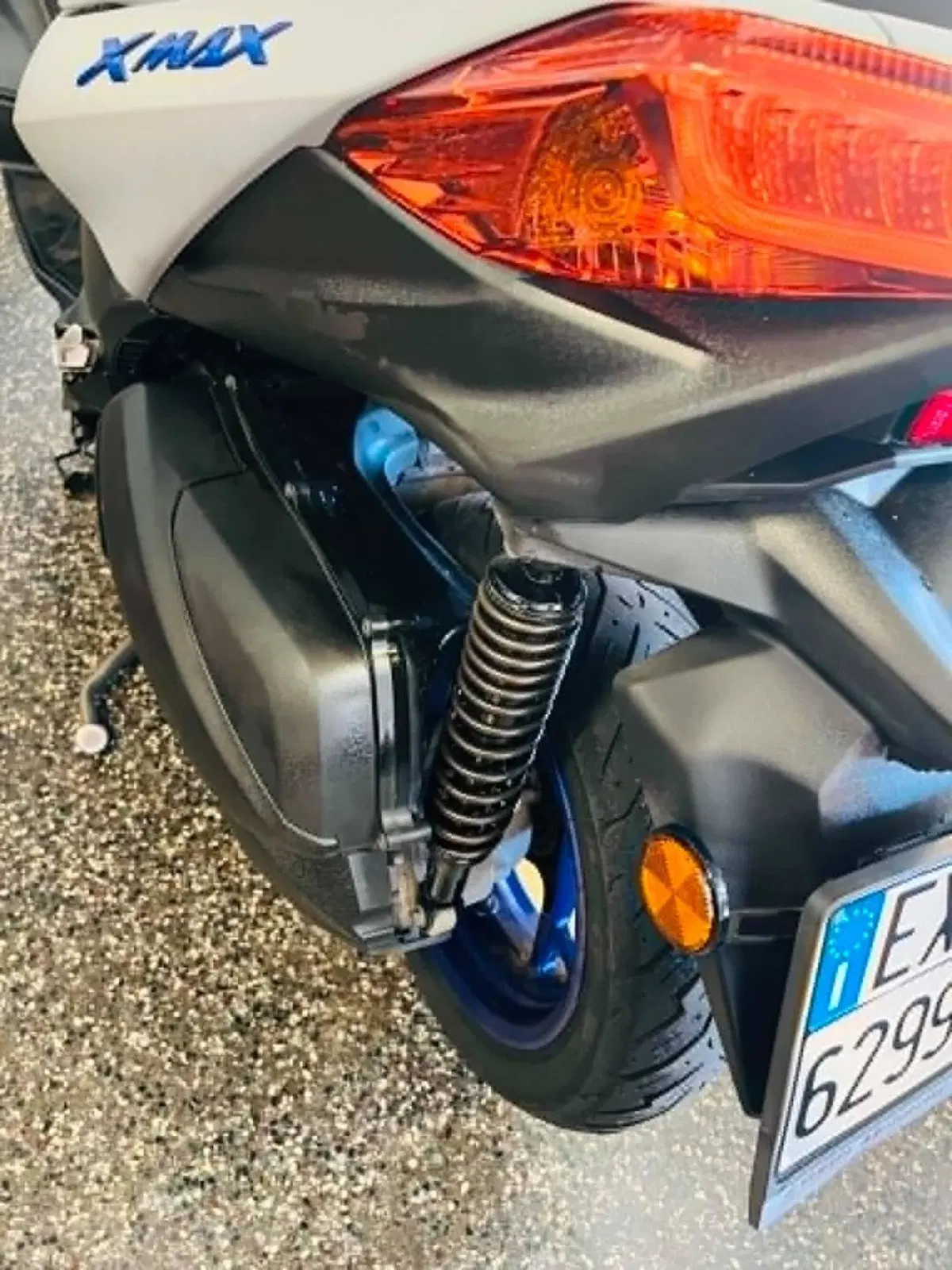 Yamaha X-Max 300 (2021 - 24) (3)