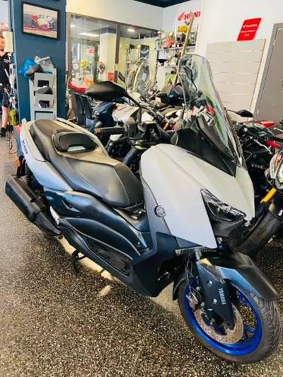 Yamaha X-Max 300 (2021 - 24) usata