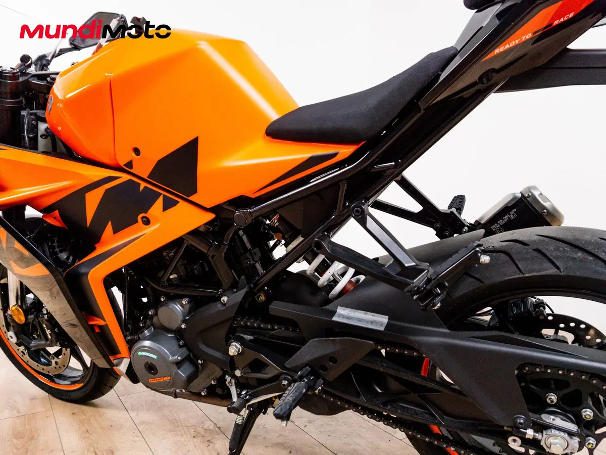 KTM RC 390 (2022 - 26) (10)