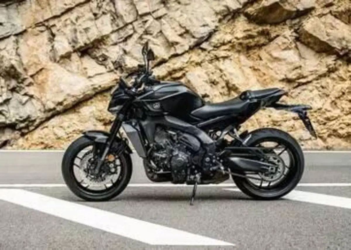 Yamaha MT-09 Y-AMT (2024 - 26) (2)