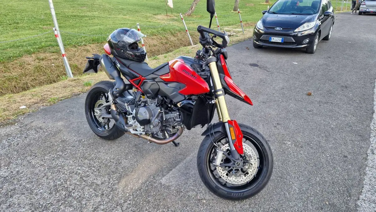 Ducati Hypermotard V2 (2026) (2)