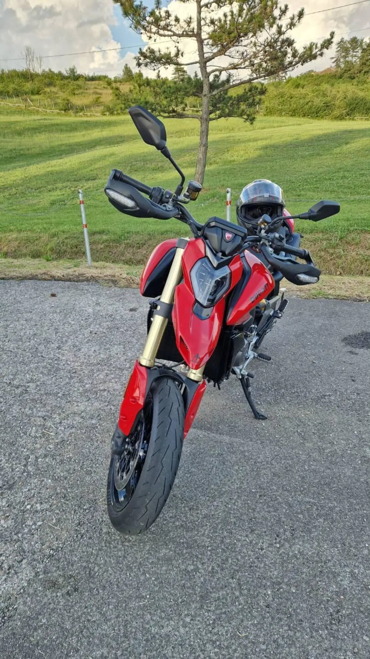 Ducati Hypermotard V2 (2026) (5)