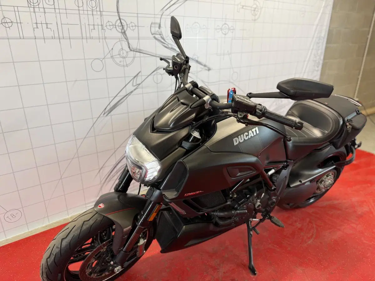 Ducati Diavel 1200 Carbon (2017 - 18) (14)