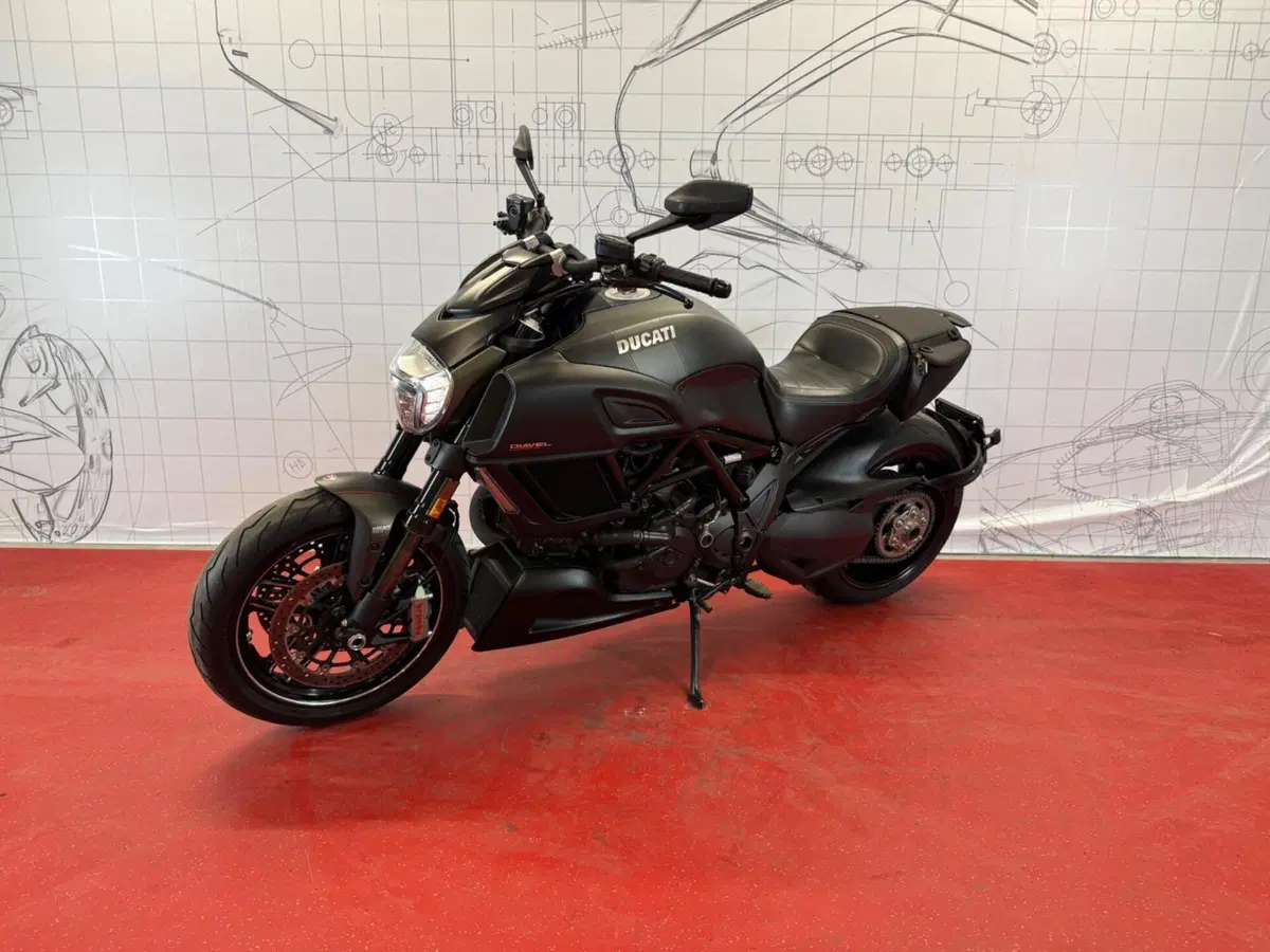 Ducati Diavel 1200 Carbon (2017 - 18) (5)