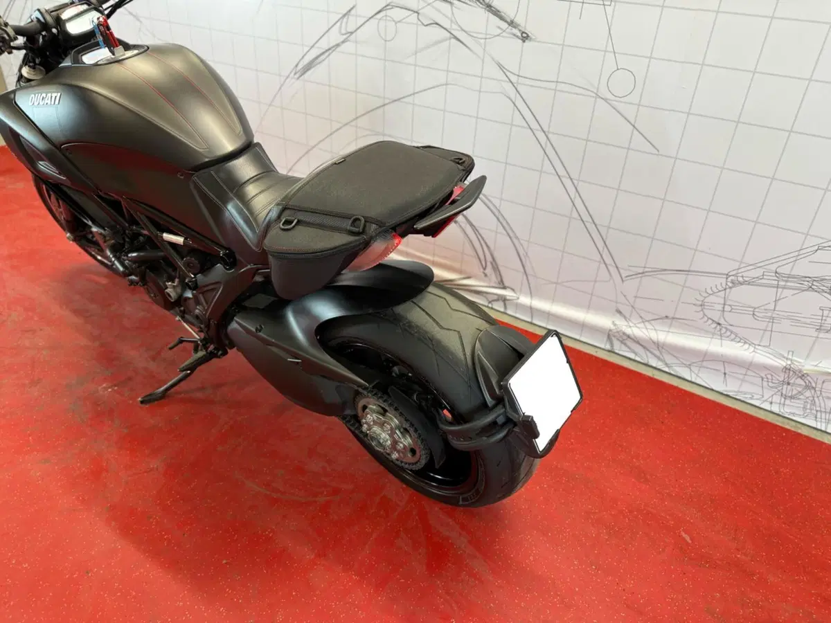 Ducati Diavel 1200 Carbon (2017 - 18) (16)