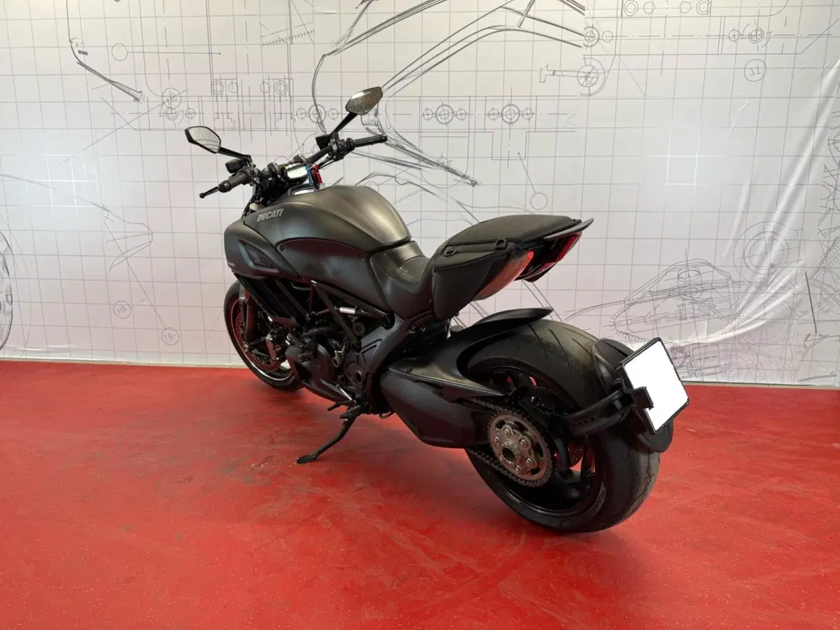 Ducati Diavel 1200 Carbon (2017 - 18) (6)