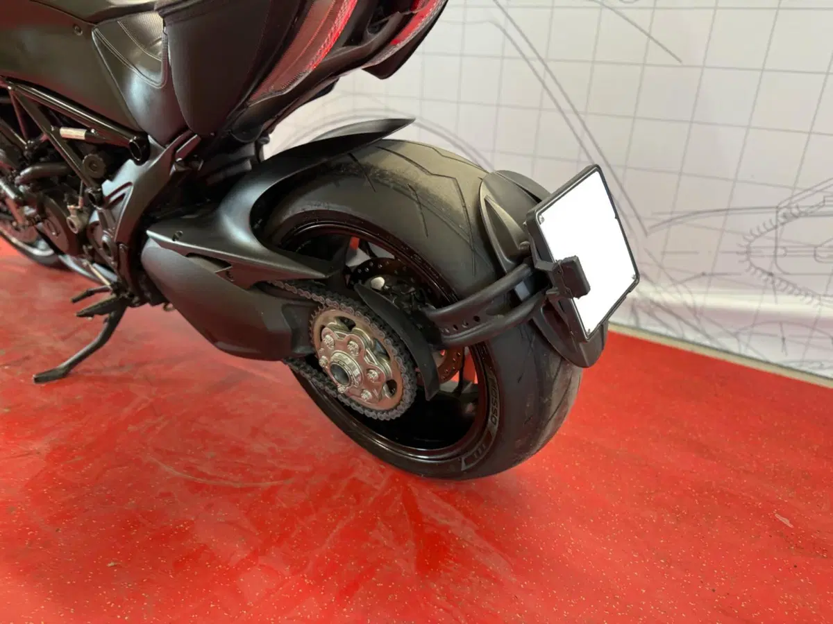 Ducati Diavel 1200 Carbon (2017 - 18) (15)