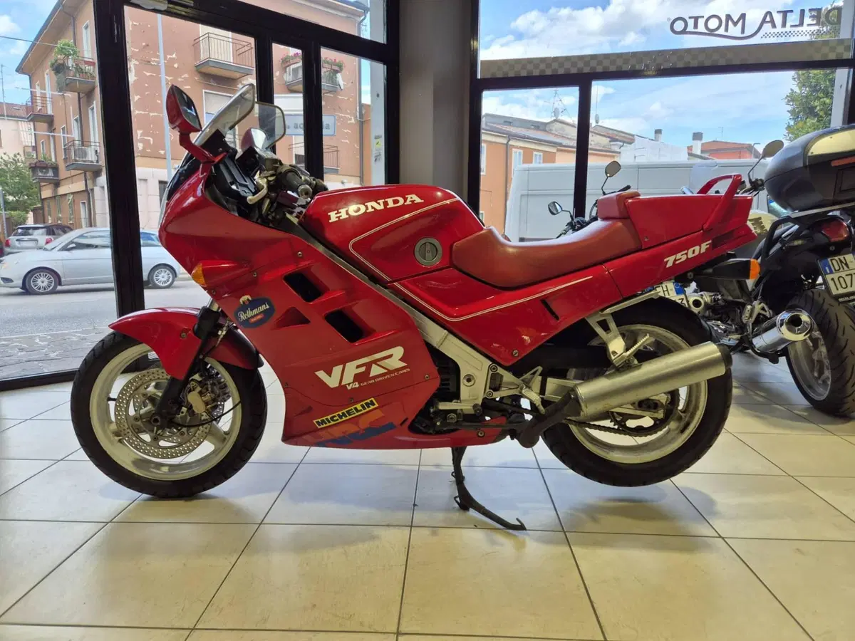 Honda VFR 750 F (1986 - 87) (5)