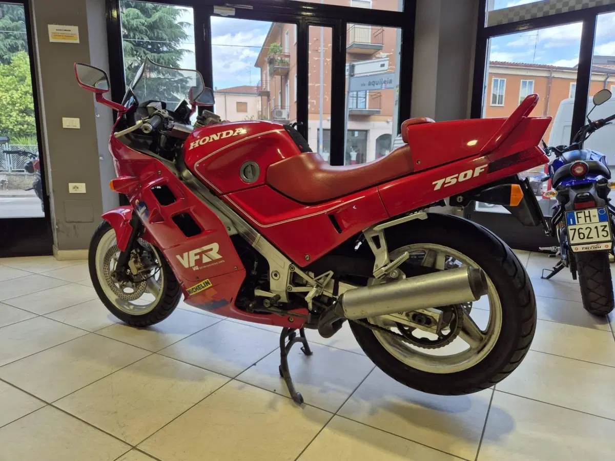 Honda VFR 750 F (1986 - 87) (7)