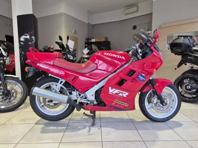 Honda VFR 750 F (1986 - 87) usata