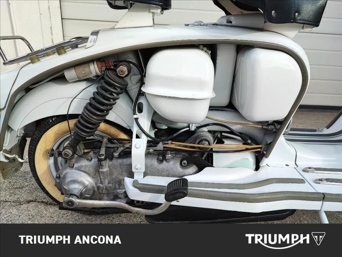 Lambretta LN 125  (2)