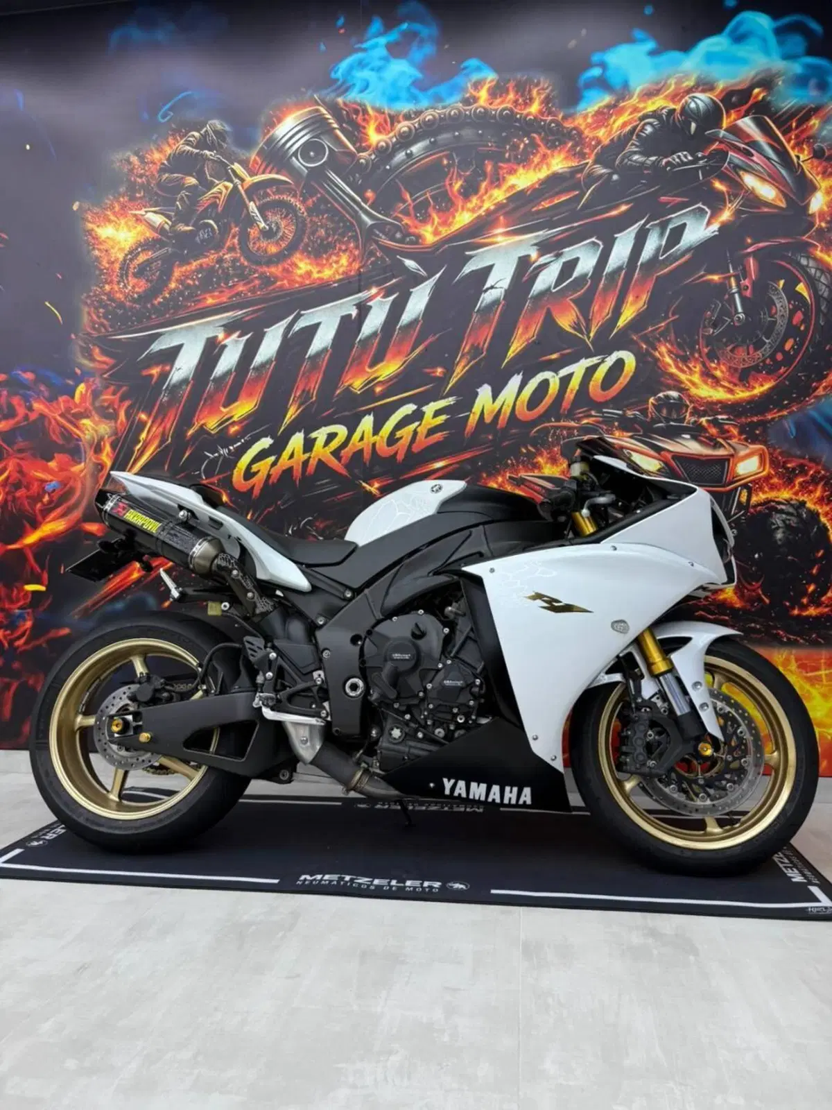 Yamaha YZF R1 (2015 - 16) (2)