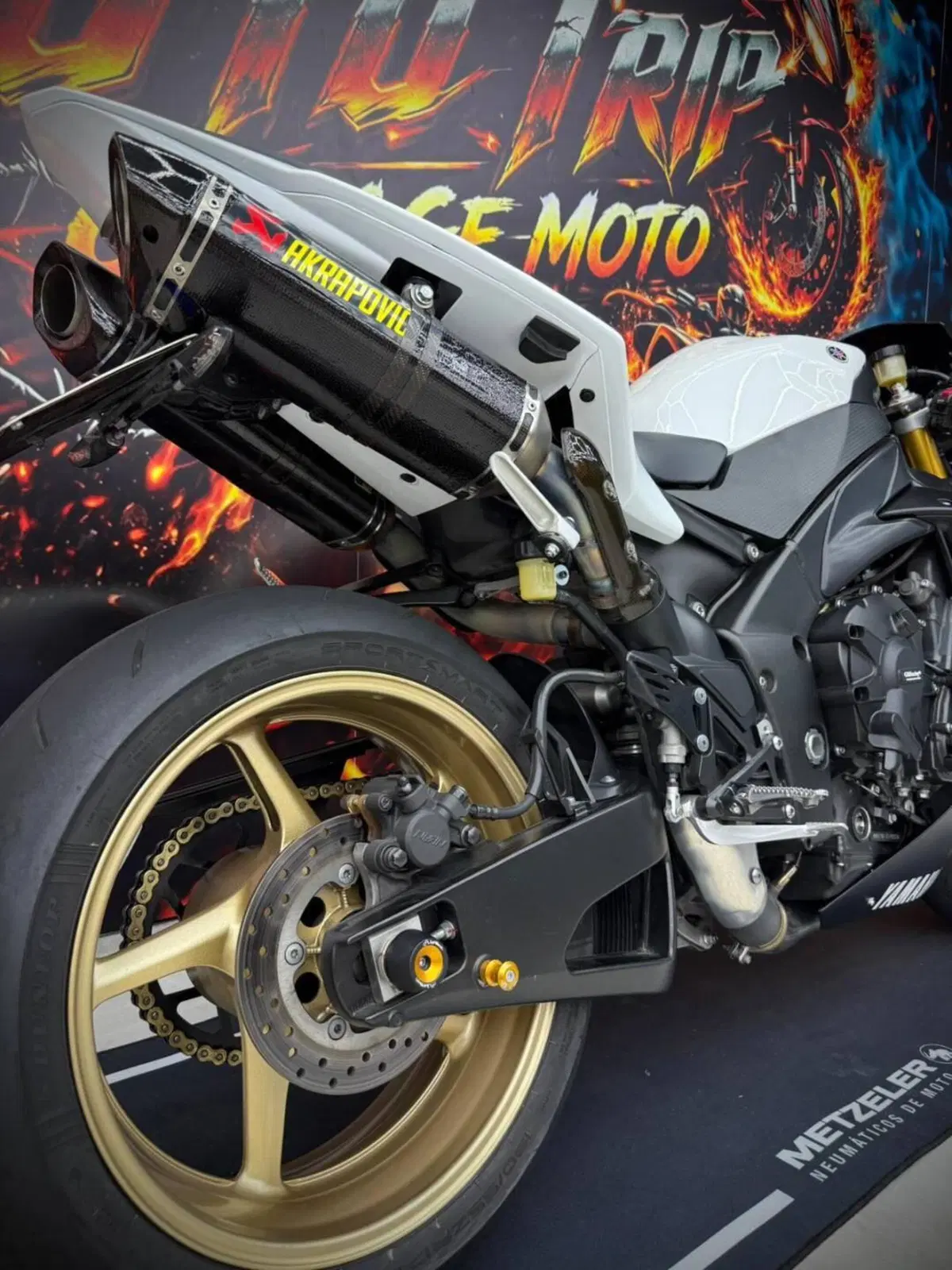 Yamaha YZF R1 (2015 - 16) (9)