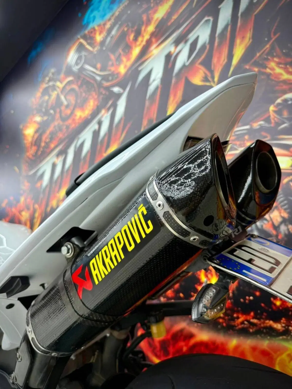 Yamaha YZF R1 (2015 - 16) (12)