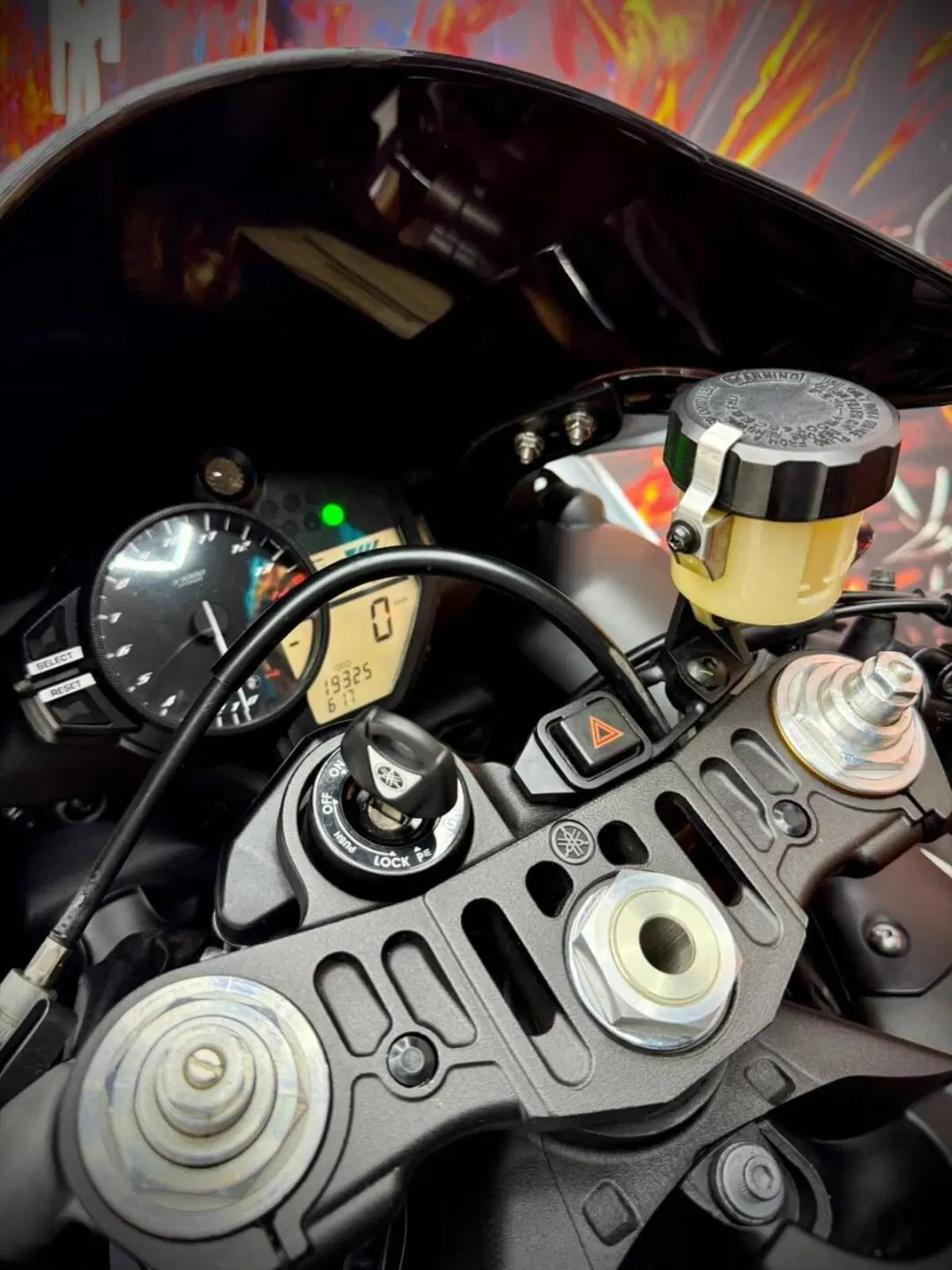 Yamaha YZF R1 (2015 - 16) (13)