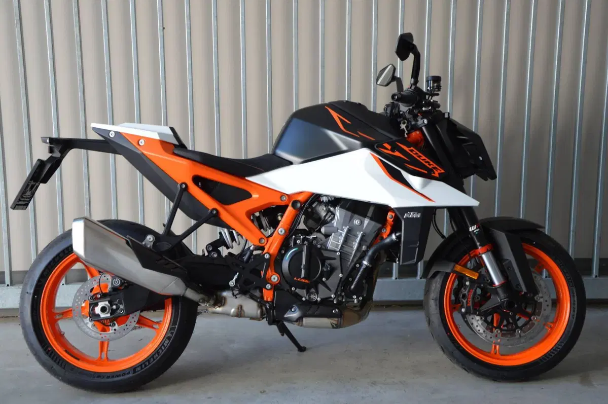 KTM 990 Duke R (2026)