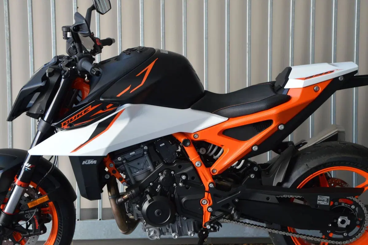 KTM 990 Duke R (2026) (6)