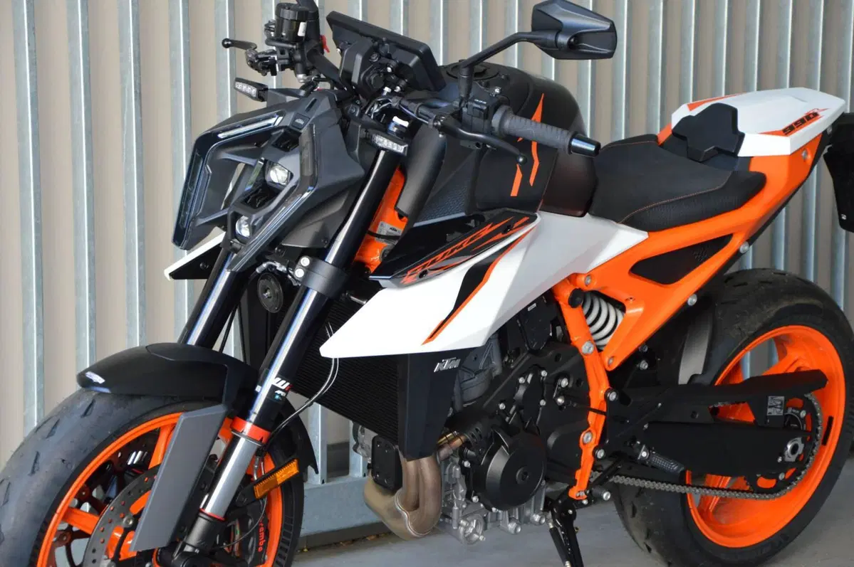KTM 990 Duke R (2026) (8)