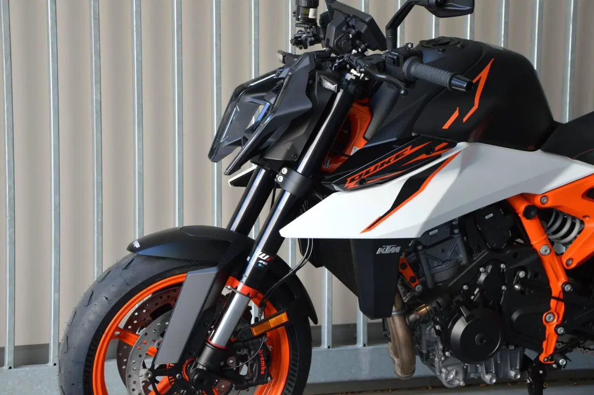 KTM 990 Duke R (2026) (9)