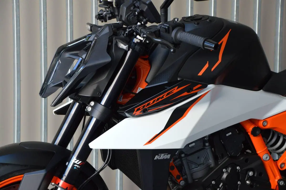 KTM 990 Duke R (2026) (10)