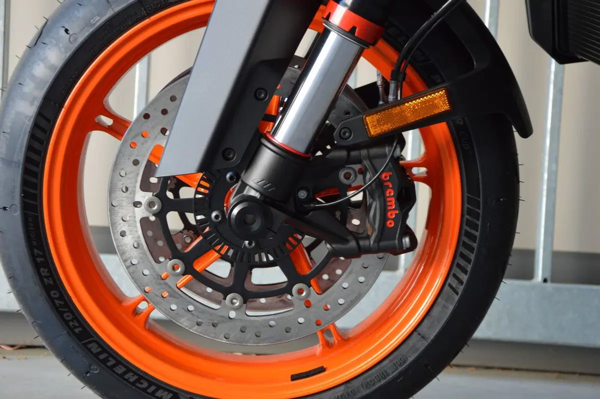 KTM 990 Duke R (2026) (12)