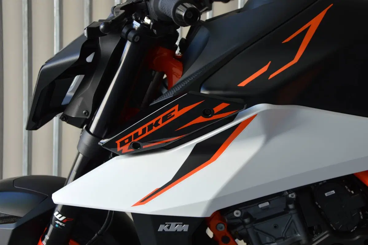 KTM 990 Duke R (2026) (13)