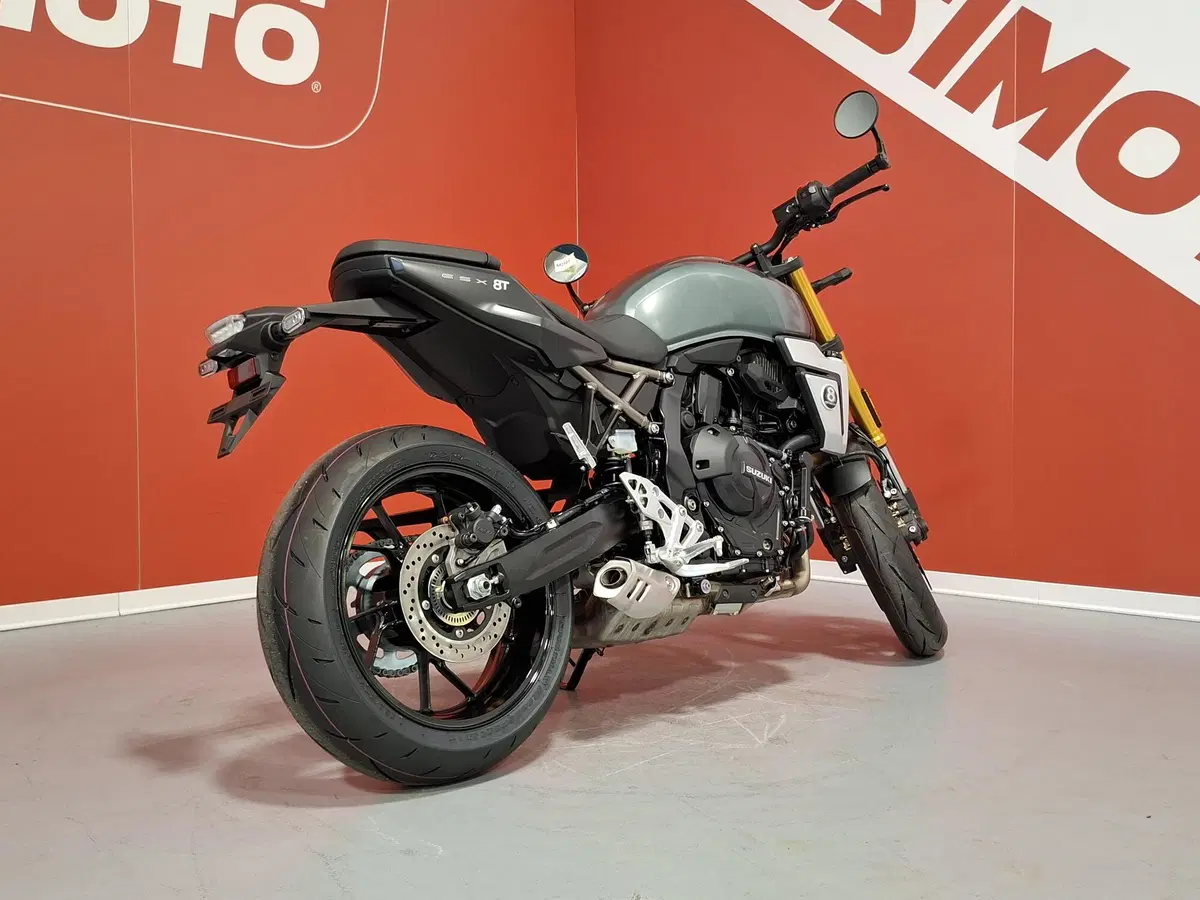 Suzuki GSX-8S (2025 - 26) (7)
