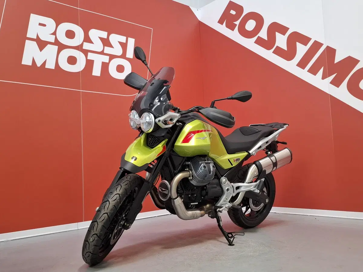 Moto Guzzi V85 Strada (2024 - 26) (3)