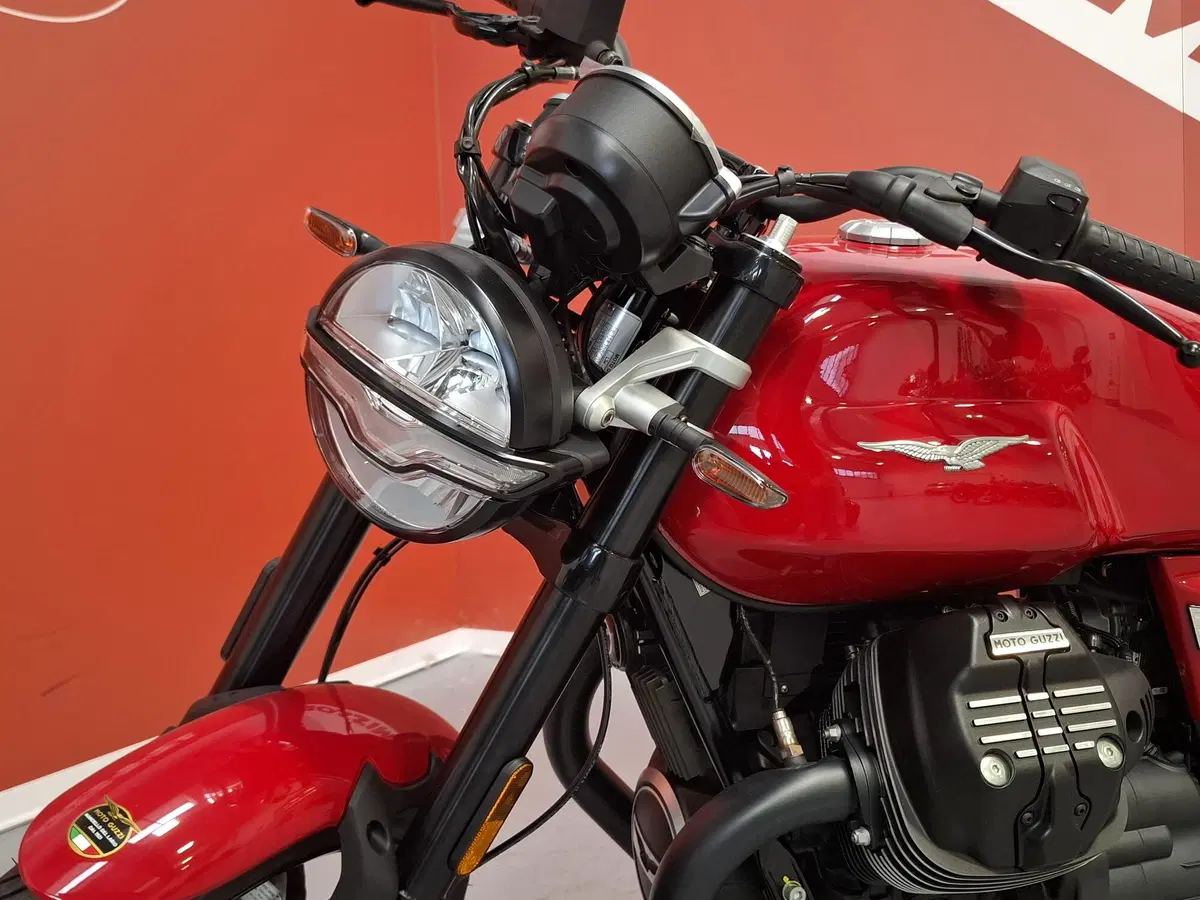Moto Guzzi V7 Sport (2025 - 26) (8)