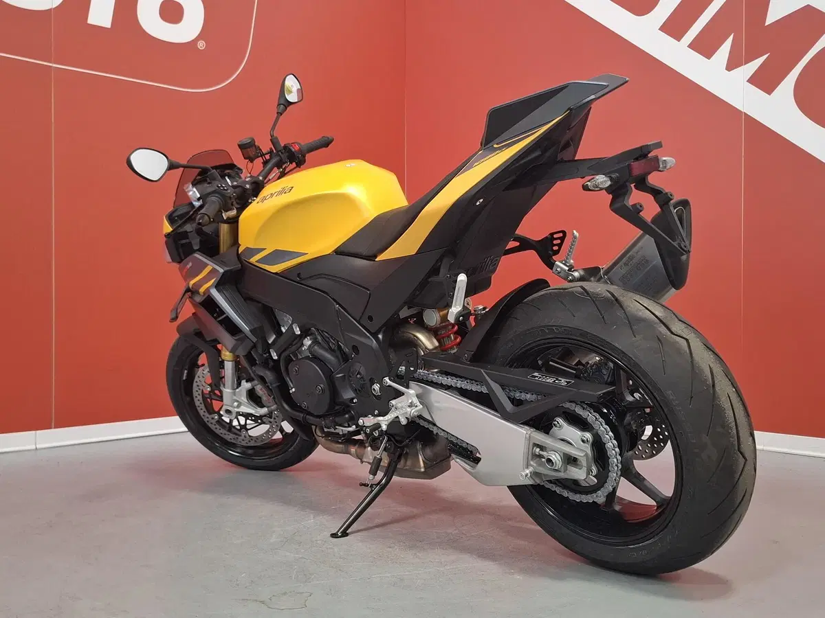 Aprilia Tuono V4 (2025 - 26) (7)
