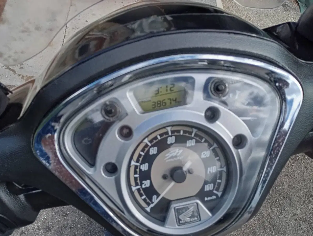 Honda SH 125 Mode (2013 -16) (10)