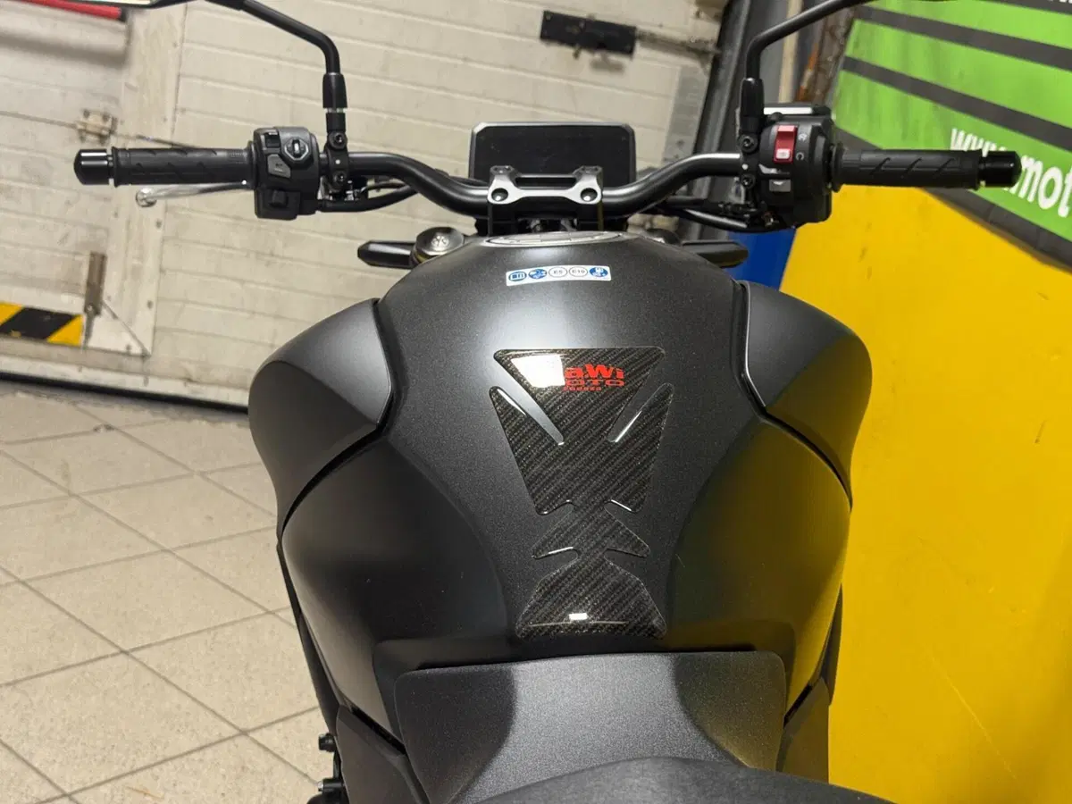 Honda CB 1000 Hornet (2025 - 26) (8)
