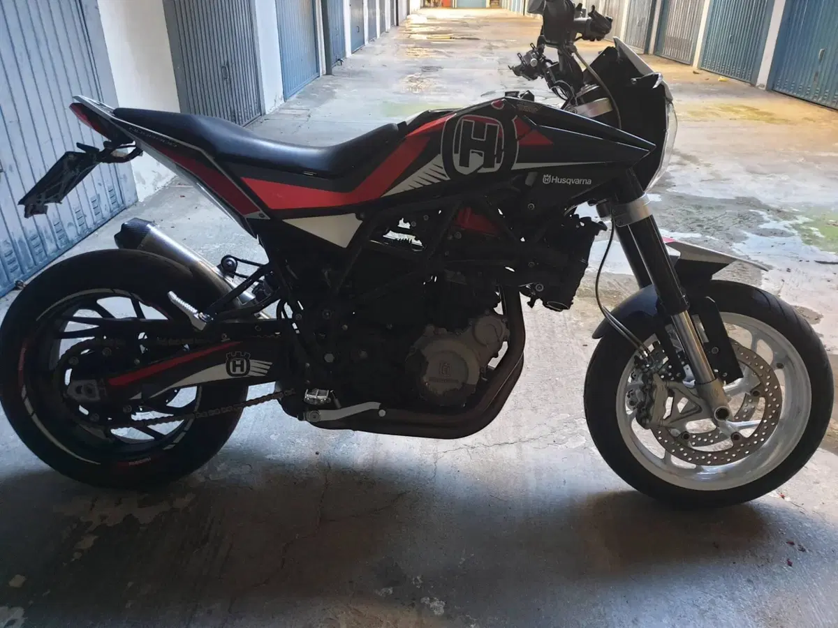 Husqvarna Nuda 900 ABS (2011 - 13) (2)