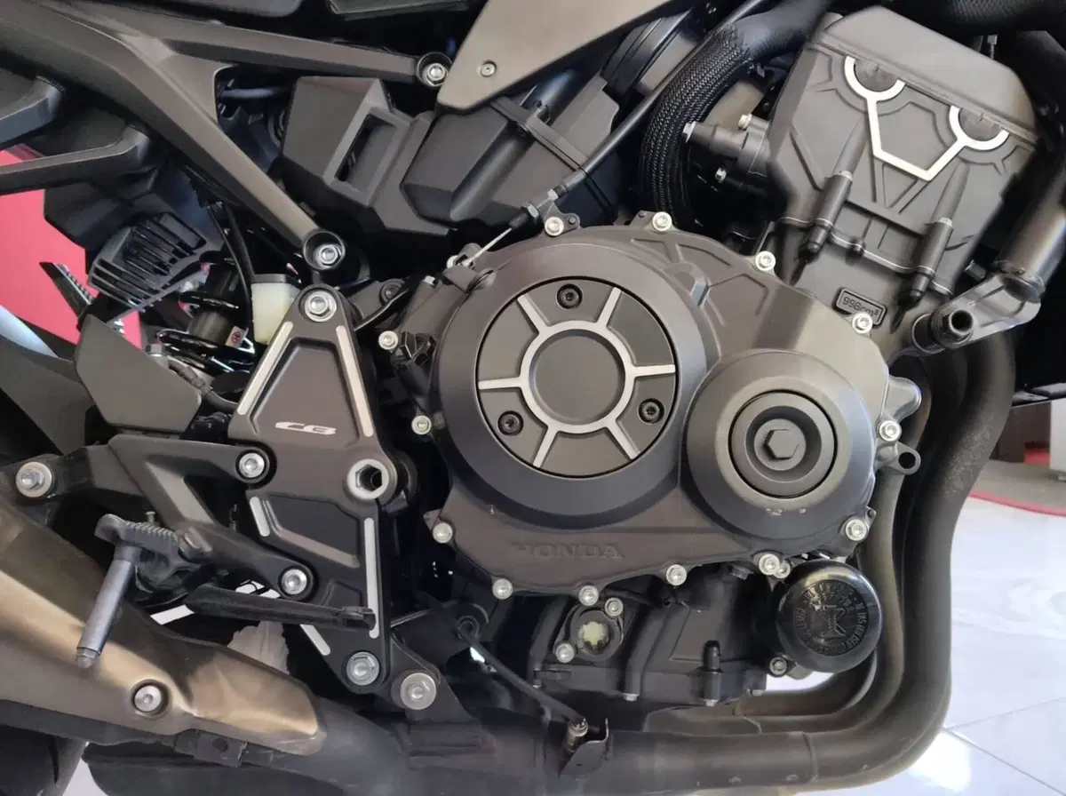 Honda CB 1000 R Black Edition (2021 - 25) (6)