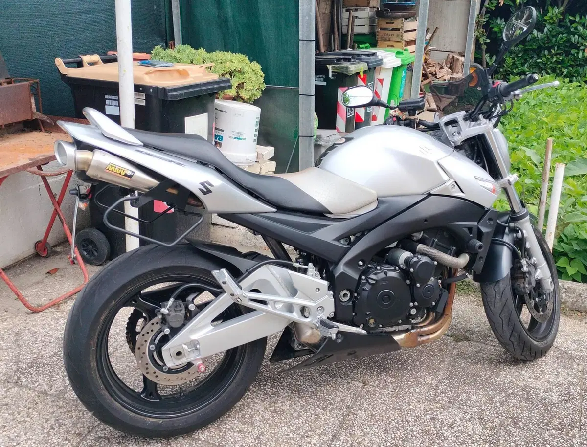 Suzuki GSR 600 (2006 - 11) (5)
