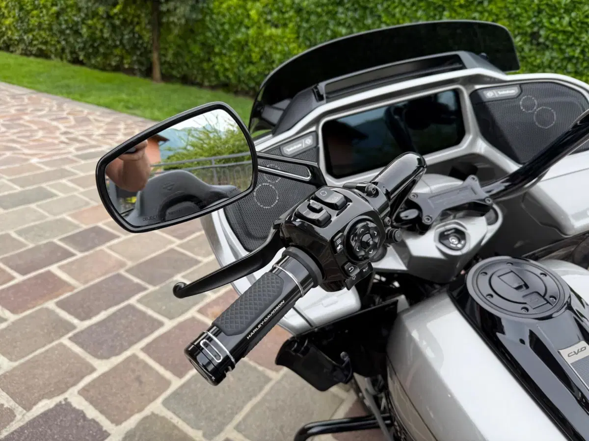 Harley-Davidson CVO Road Glide (2023) (8)