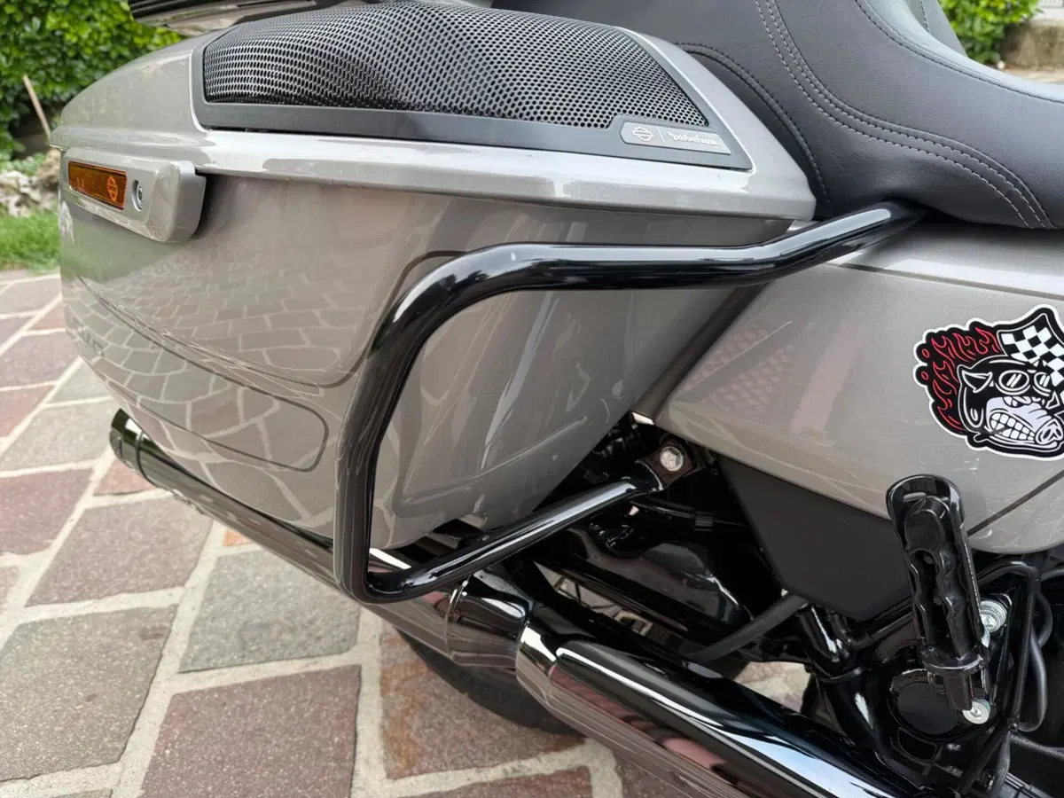 Harley-Davidson CVO Road Glide (2023) (14)