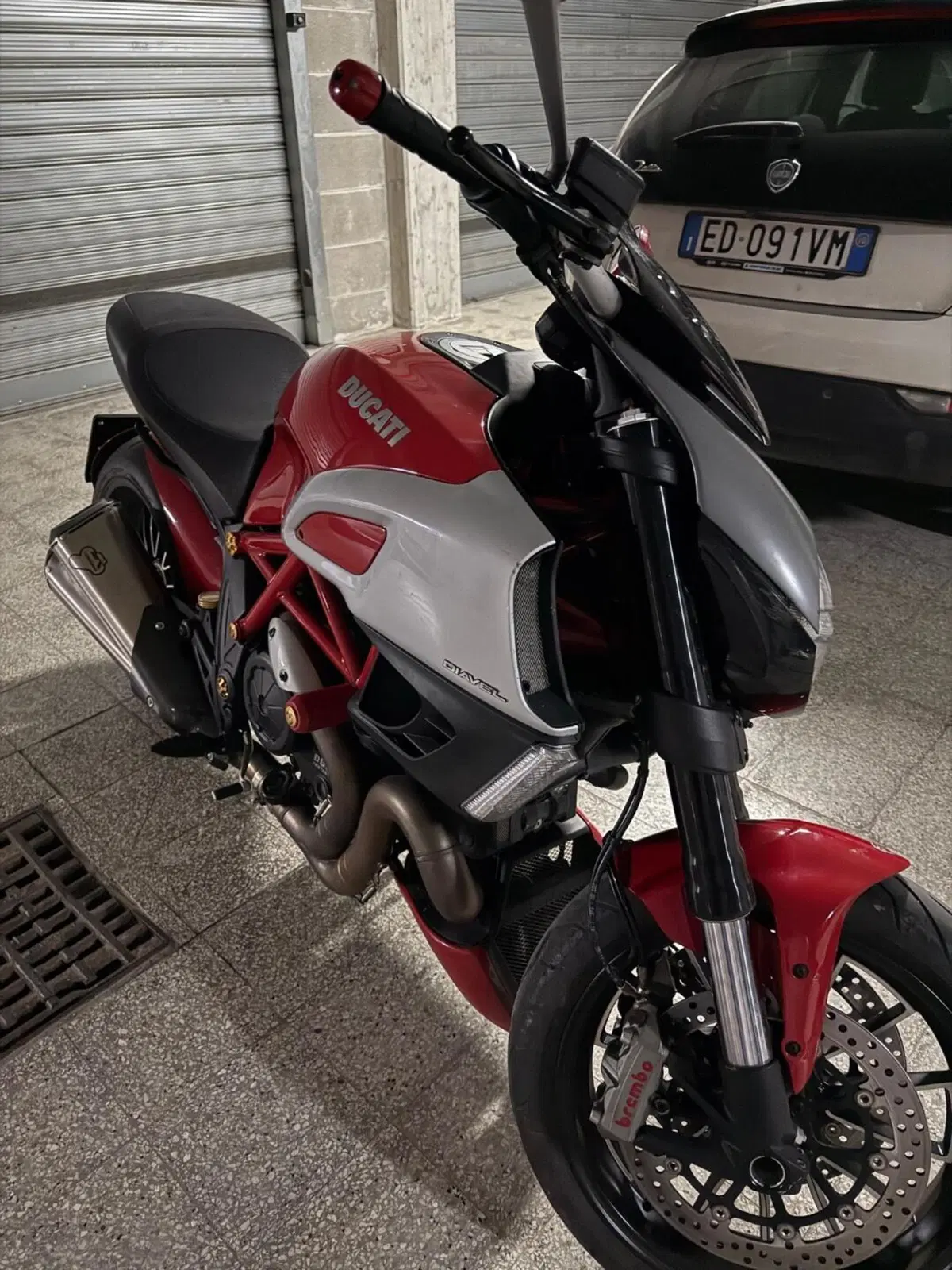 Ducati Diavel 1200 (2010 - 13) (2)