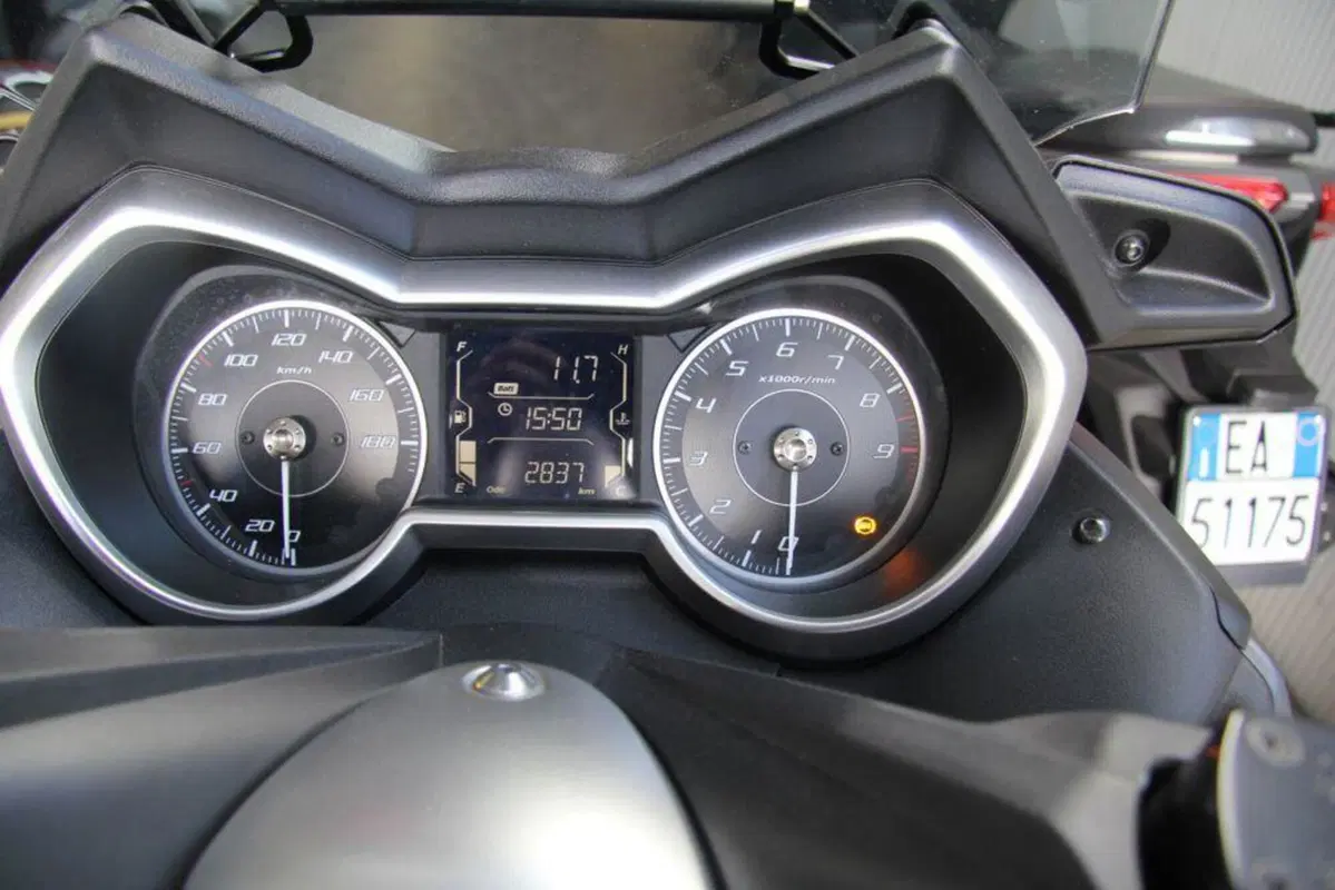 Yamaha X-Max 400 ABS (2017 - 20) (5)