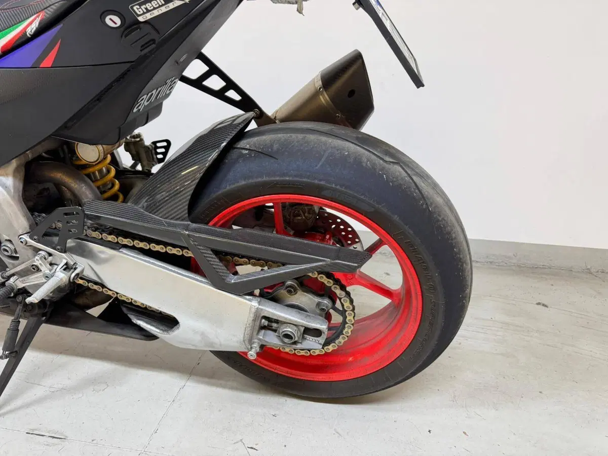 Aprilia RSV4 1100 (2021 - 24) (14)