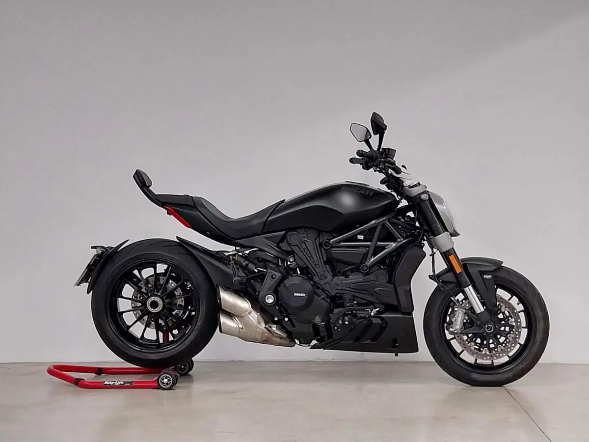 Ducati XDiavel 1262 Nera (2022 - 23)