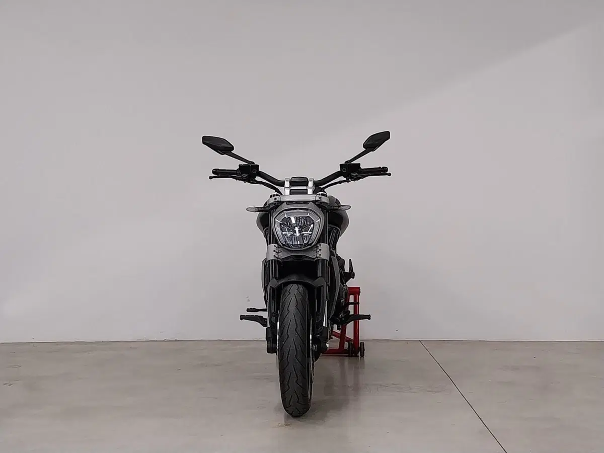 Ducati XDiavel 1262 Nera (2022 - 23) (4)